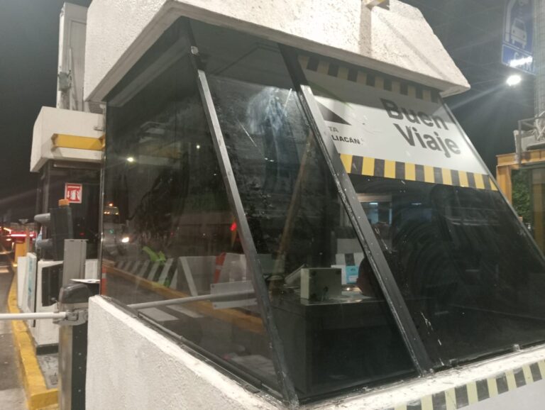 Recubrimientos de acabados y cristales en cabinas de cobro15