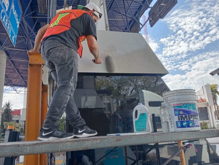 Recubrimientos de acabados y cristales en cabinas de cobro6