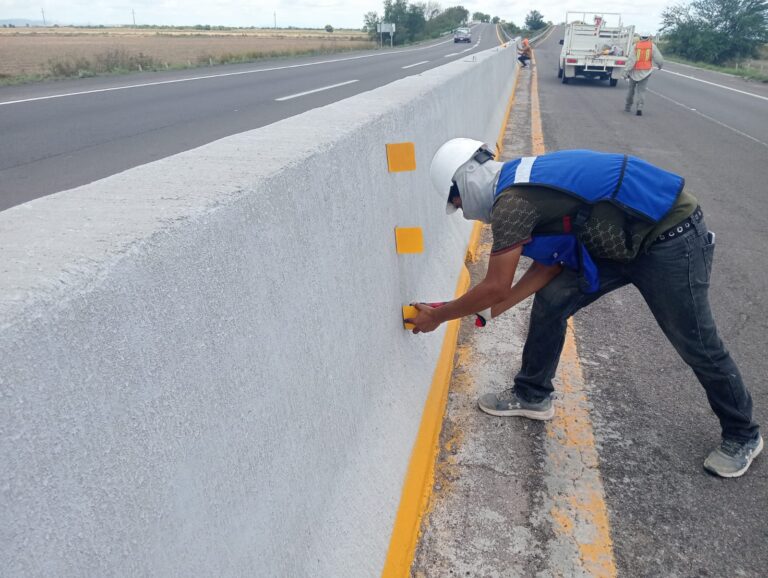 Señalizacion en faja separadora (barrera triblock)3